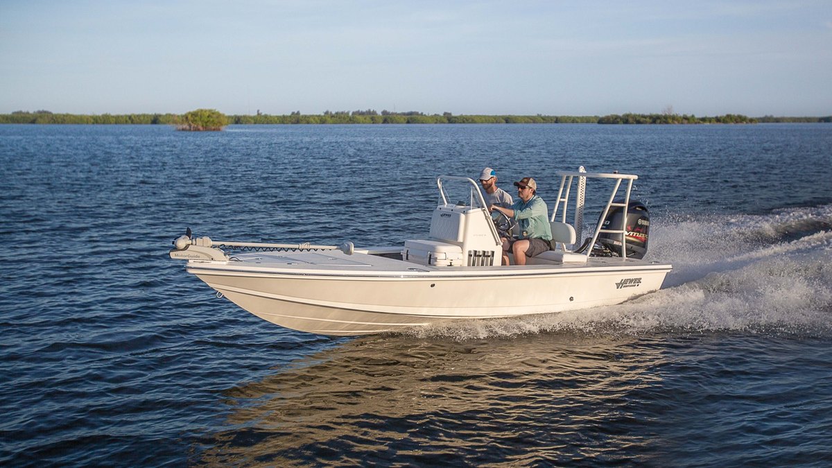 Hewes Redfisher 18