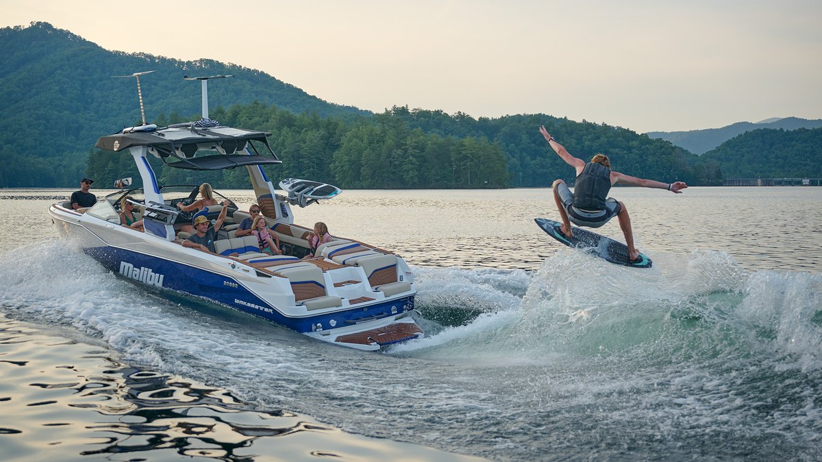 Malibu Wakesetter 26 LSV