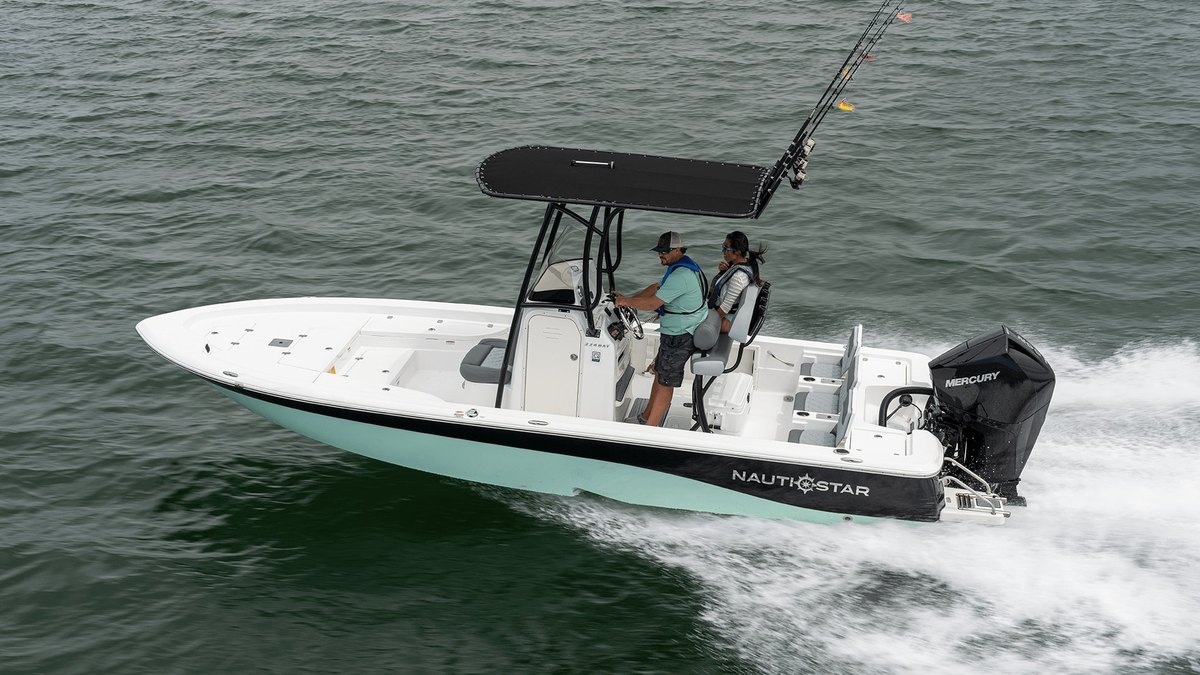 NauticStar 224 Bay