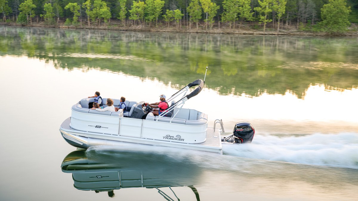 Sun Tracker Party Barge 20 DLX