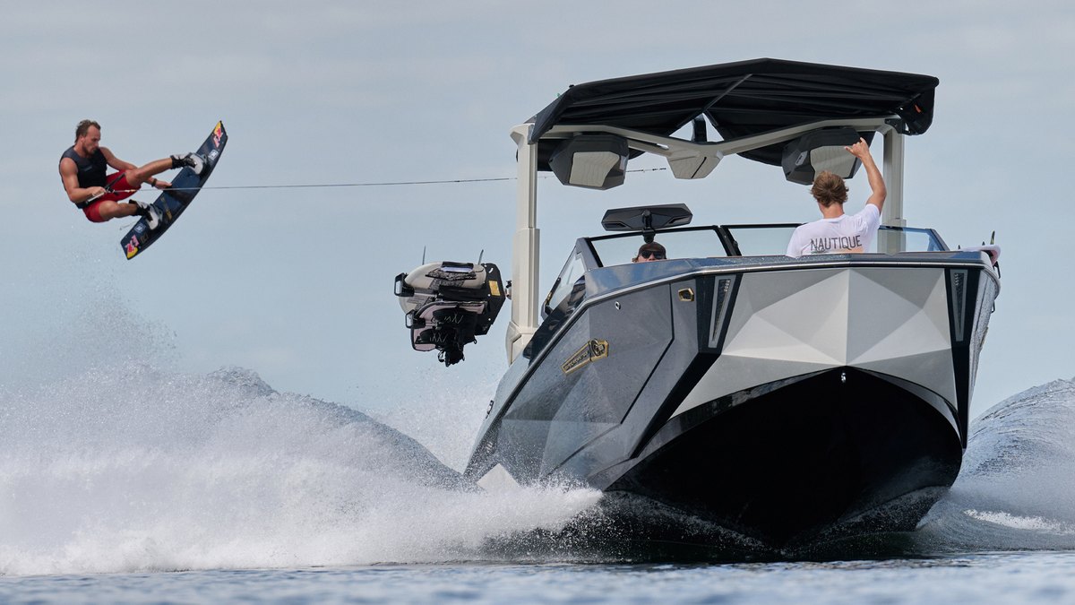 Super Air Nautique G23