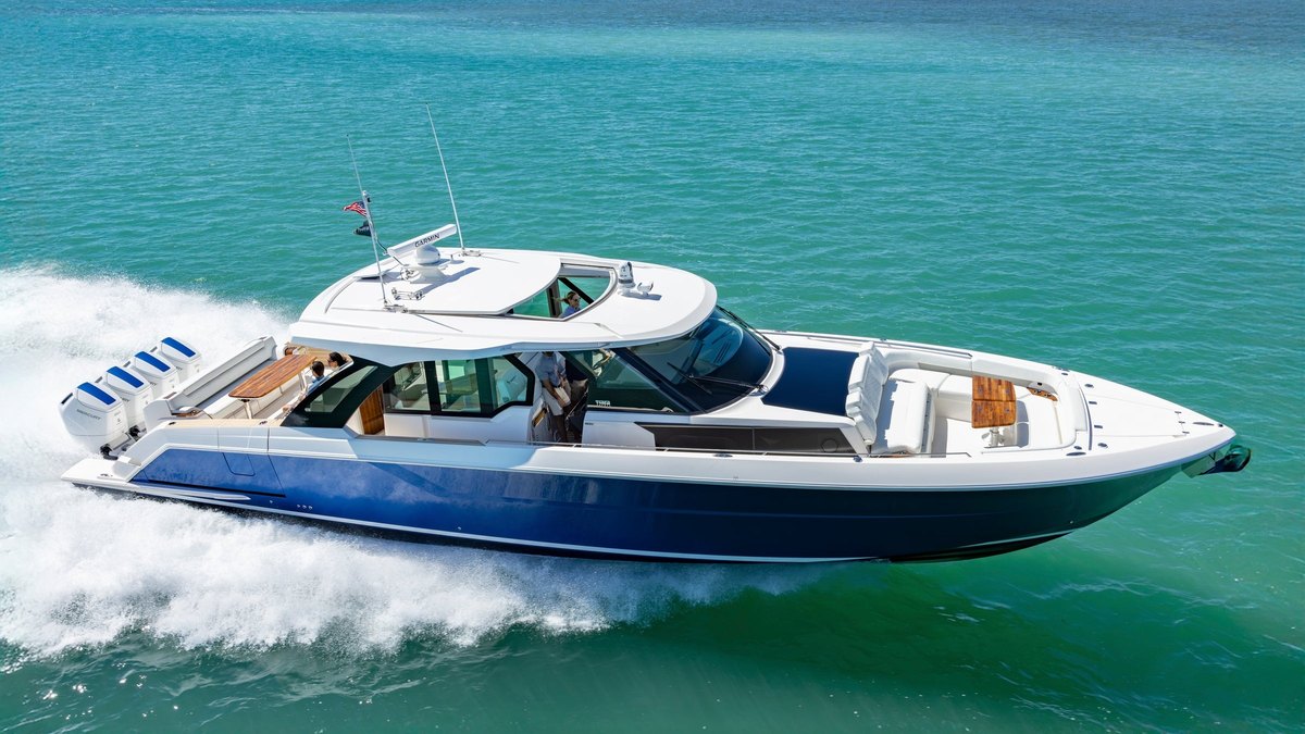 Tiara 56 LS
