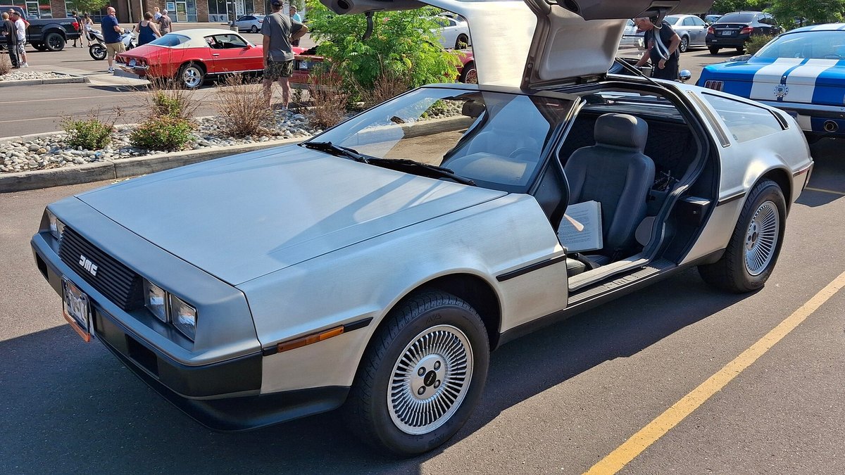 1981 DeLorean DMC-12