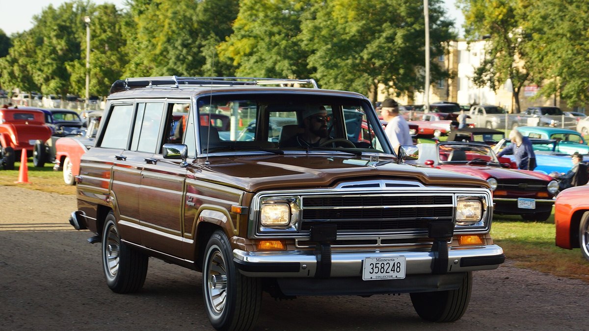 1984-1988 Jeep Grand Wagoneer