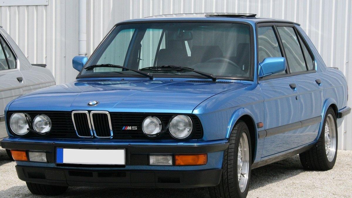 1985-1988 BMW M5 (E28)