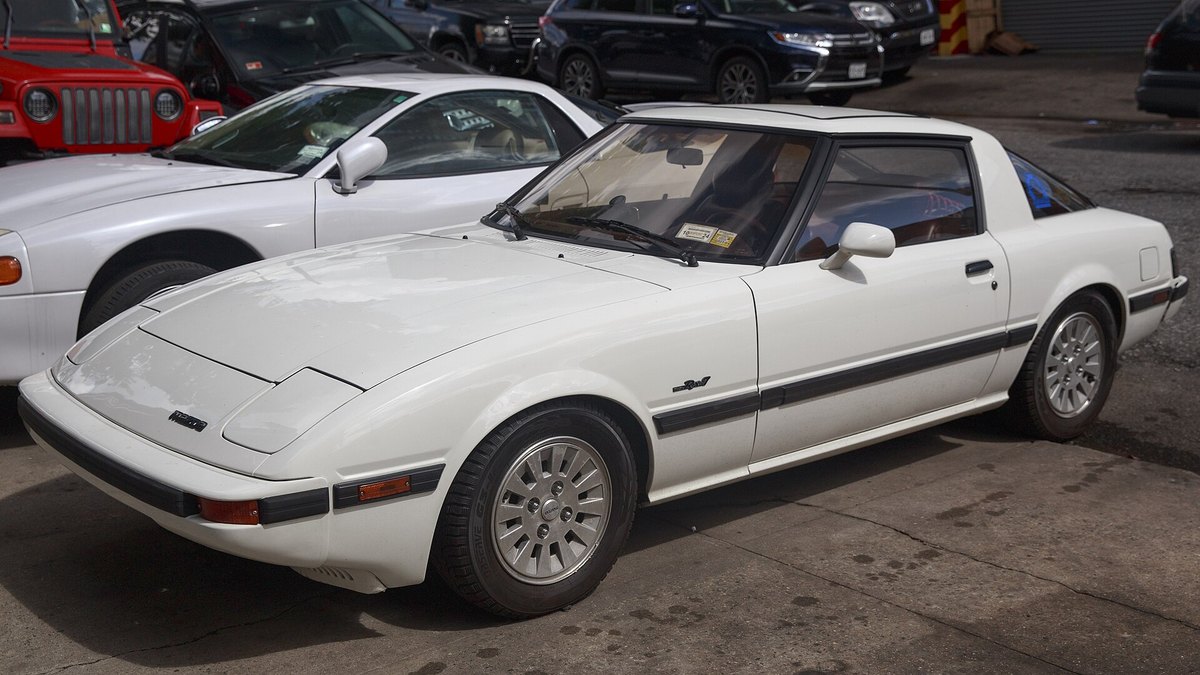 1985 Mazda RX-7 GSL-SE (FB)