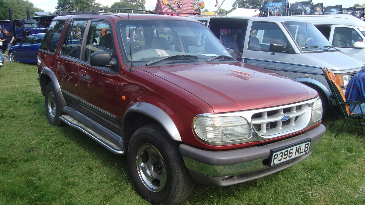 1995-1997 Ford Explorer XLT (UN105)