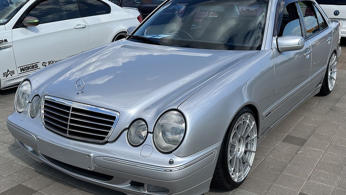 1995-2002 Mercedes-Benz E-Class (W210)