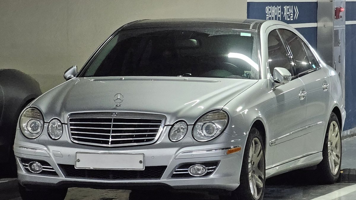 2002-2009 Mercedes-Benz E-Class (W211)