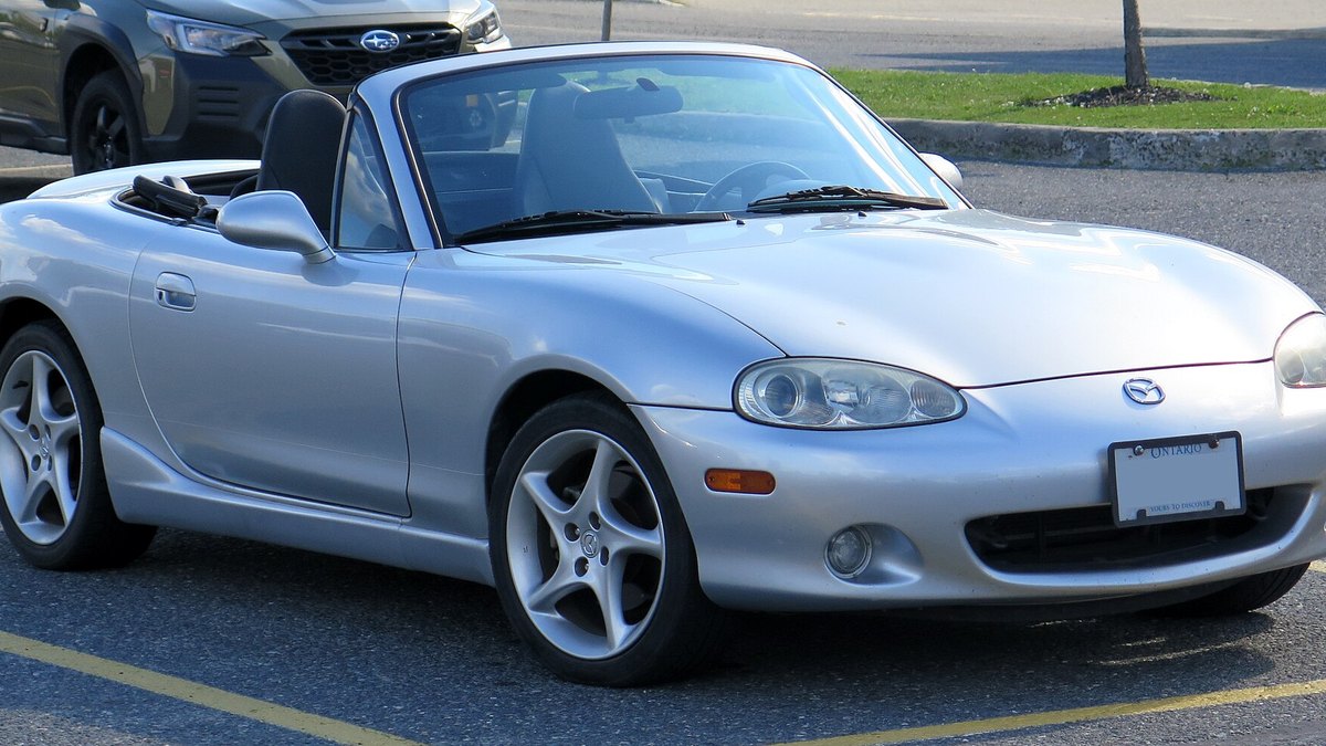 2003 Mazda MX-5 Miata (NB2)
