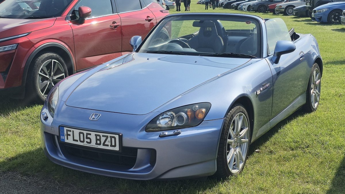 2005 Honda S2000 (AP2)