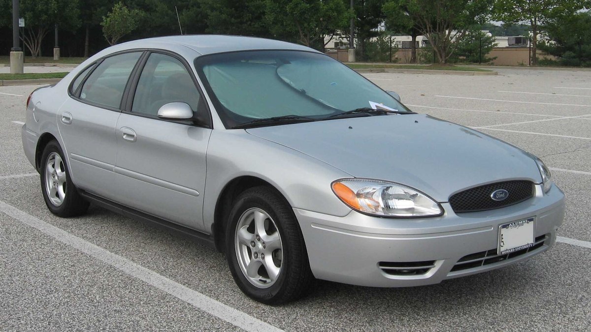 2007 Ford Taurus SE (fourth generation)