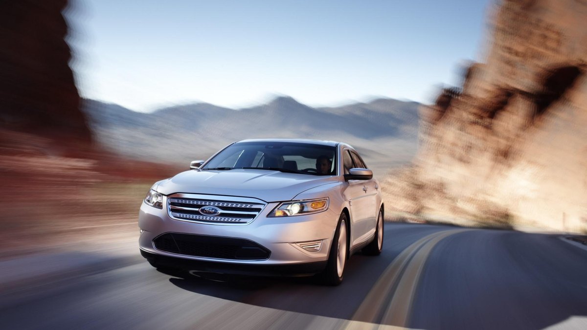 2010 Ford Taurus SHO (sixth generation)
