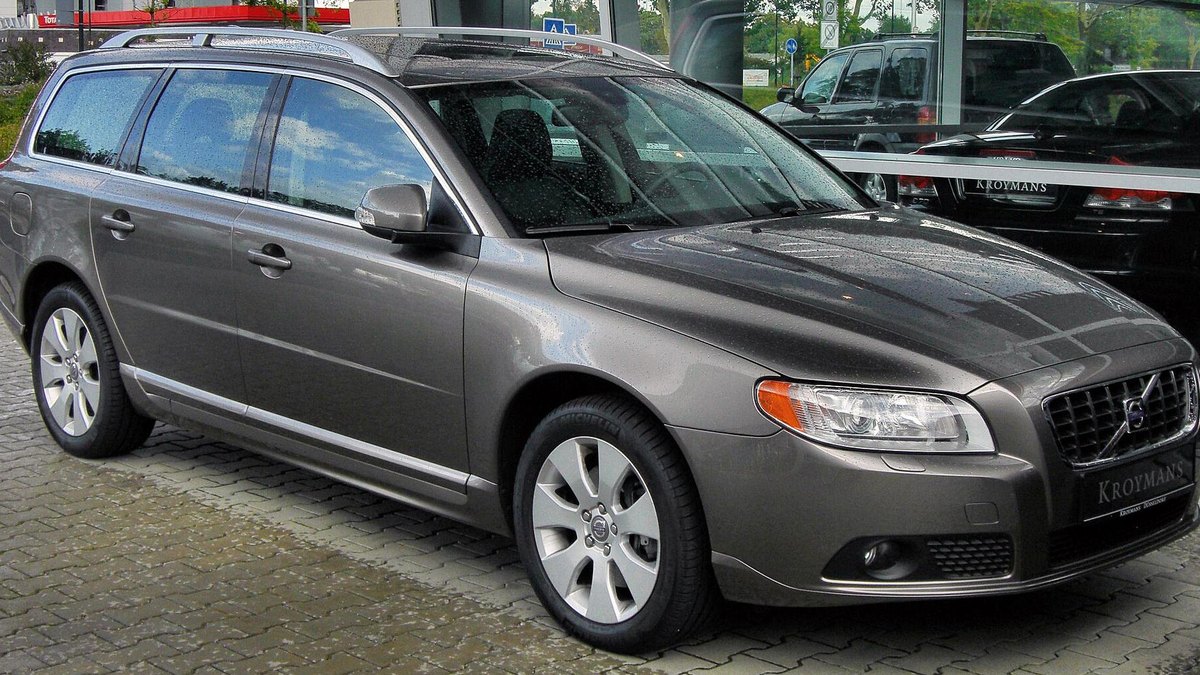 2010 Volvo V70 (P3)