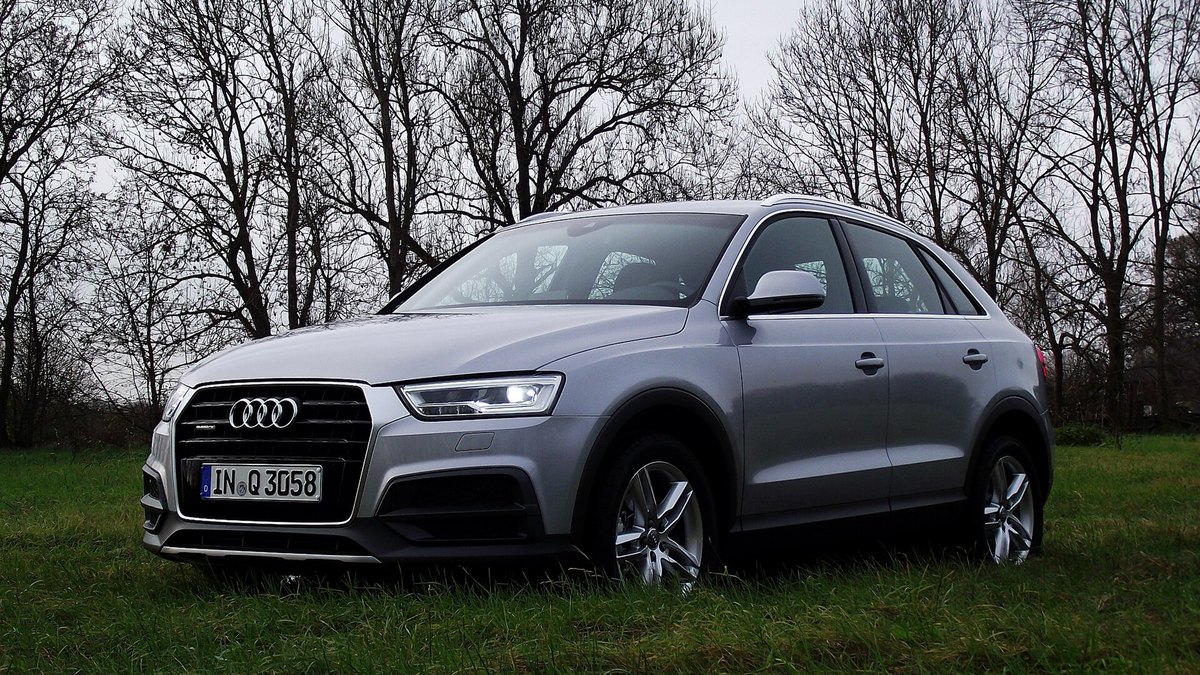 2015 Audi Q3 (8U)