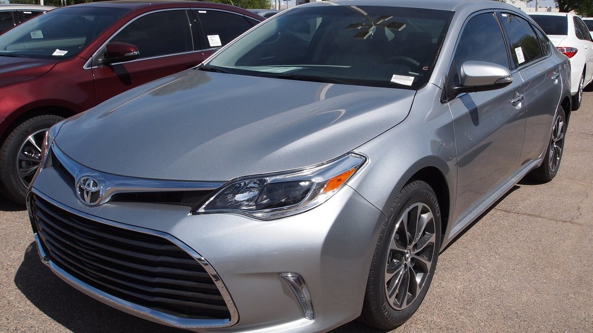 2016-2018 Toyota Avalon (XX40 facelift)