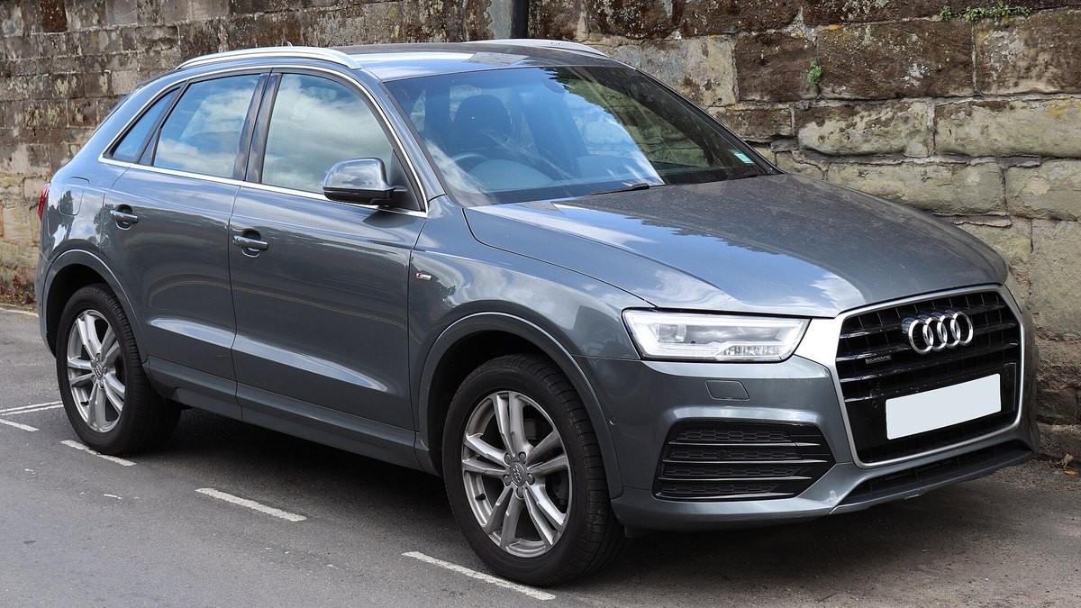 2016 Audi Q3 (8U)