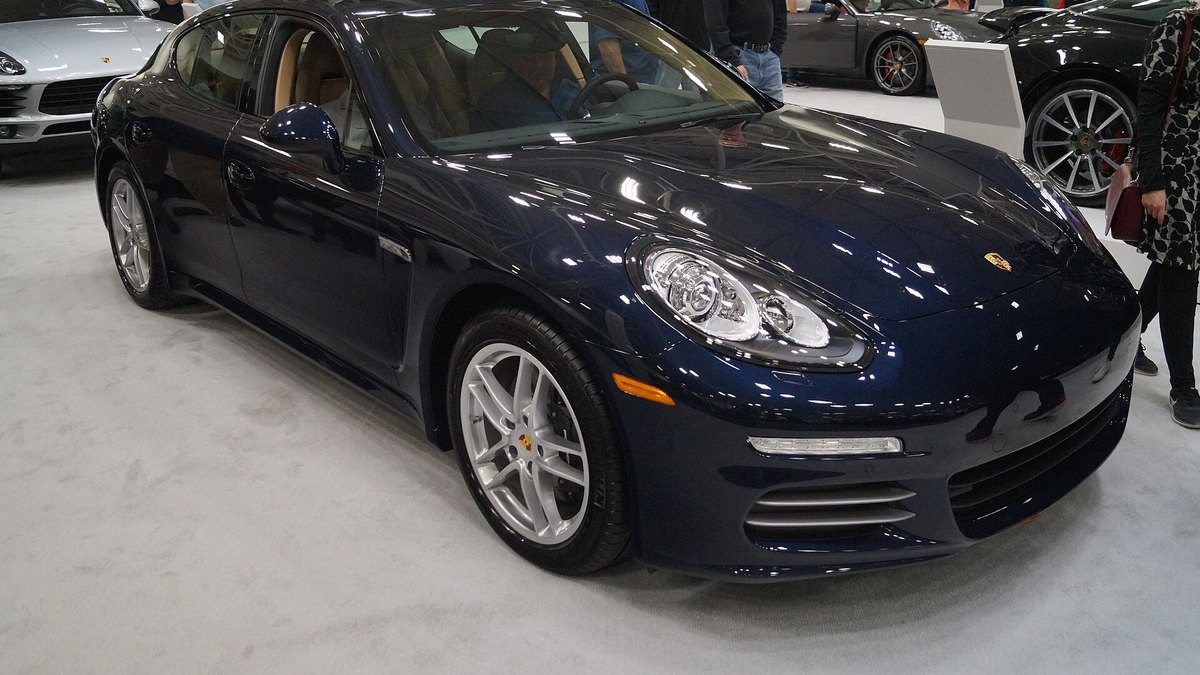 2016 Porsche Panamera 4S (970 facelift)