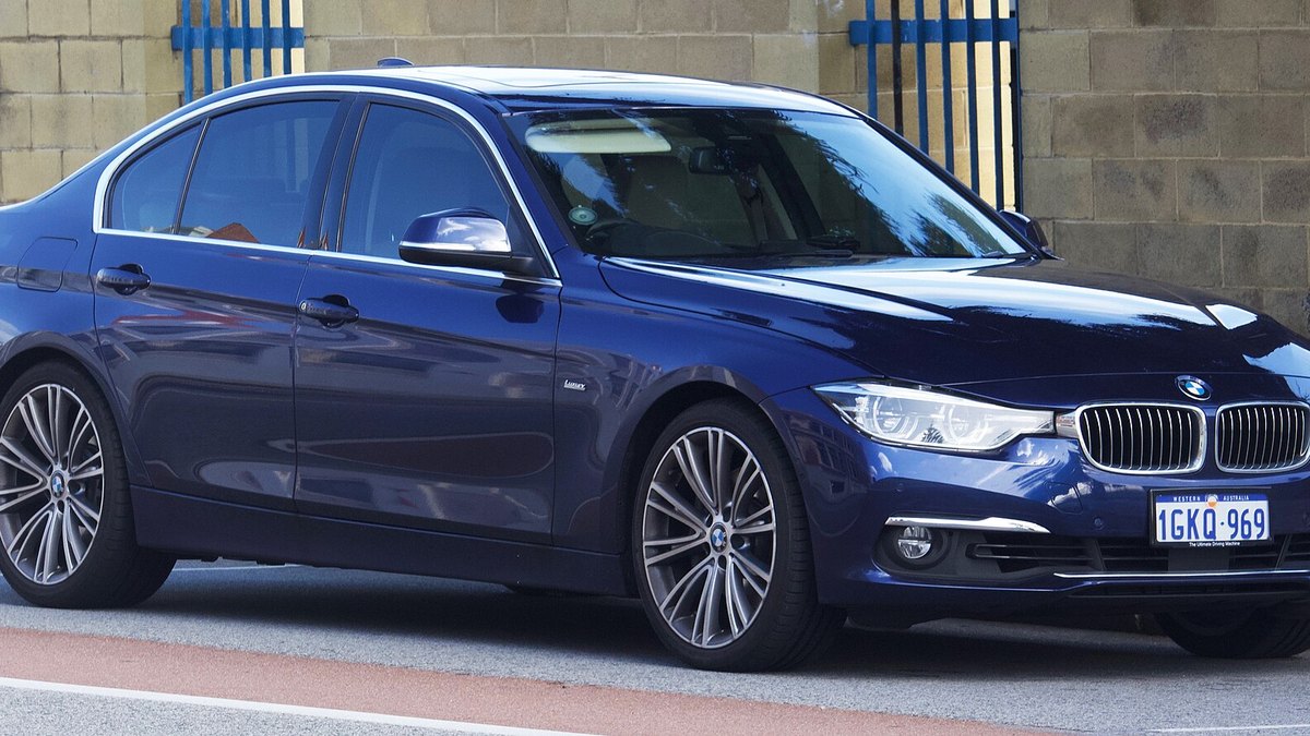 2017 BMW 3 Series (F30)