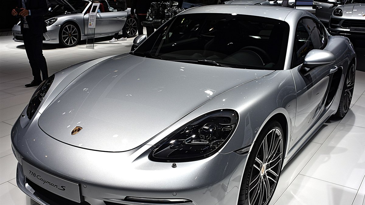 2017 Porsche 718 Cayman (982)