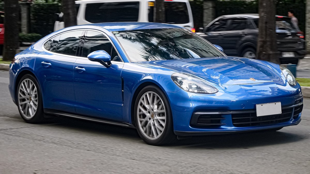 2017 Porsche Panamera 4S (971)