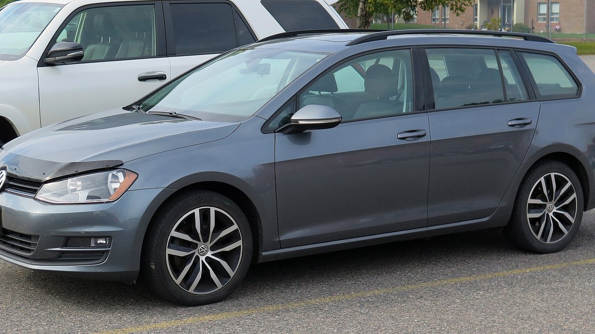 2017 Volkswagen Golf SportWagen (Mk7)
