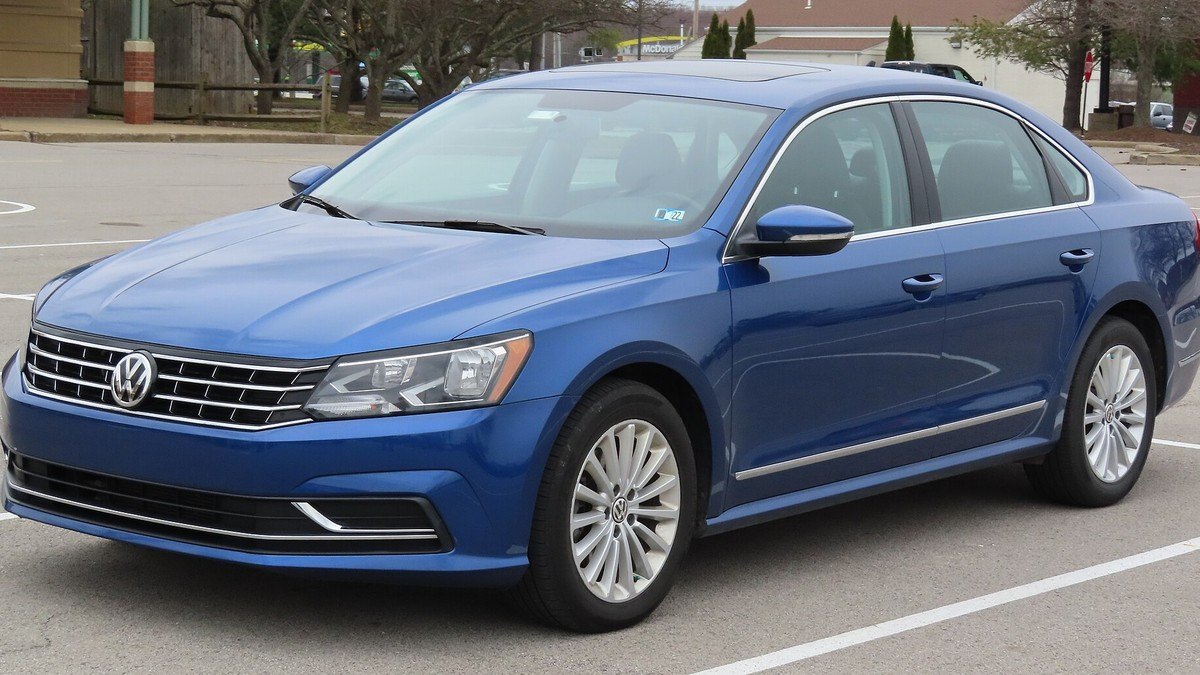 2017 Volkswagen Passat 1.8T S (NMS)