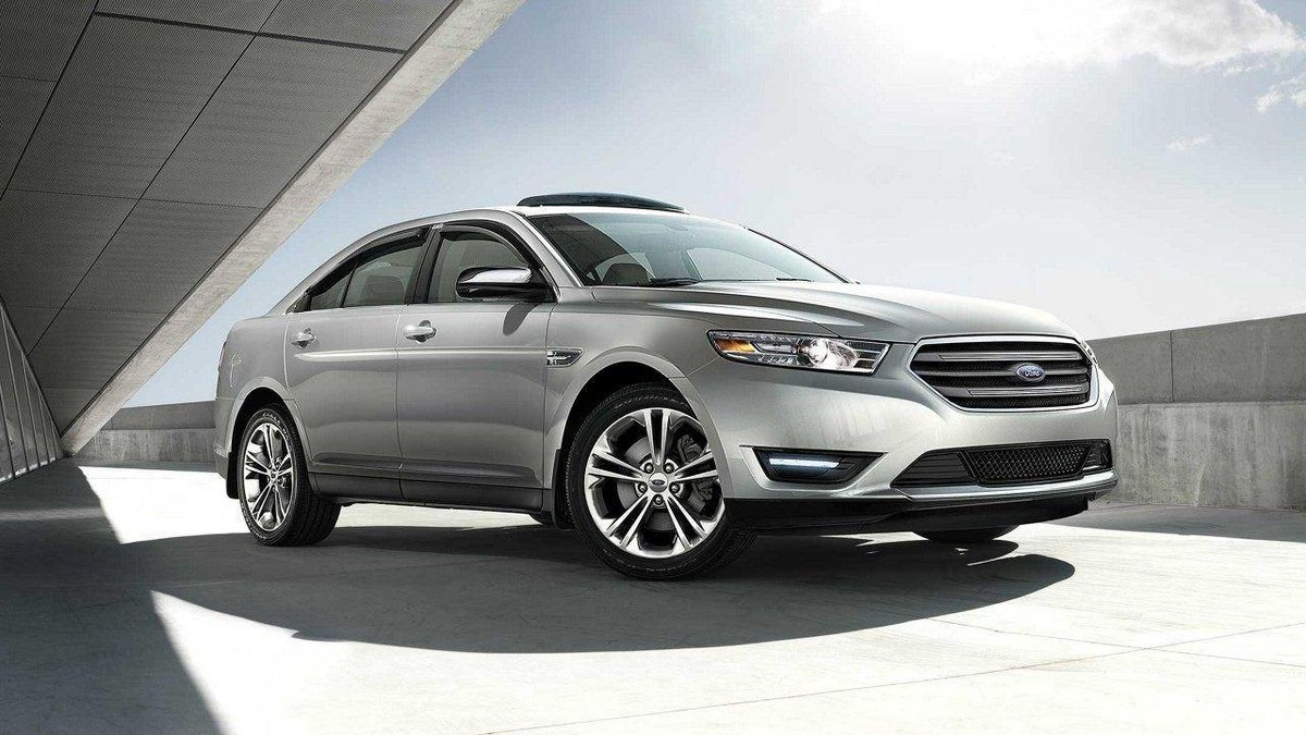 2018 Ford Taurus SEL (sixth generation)