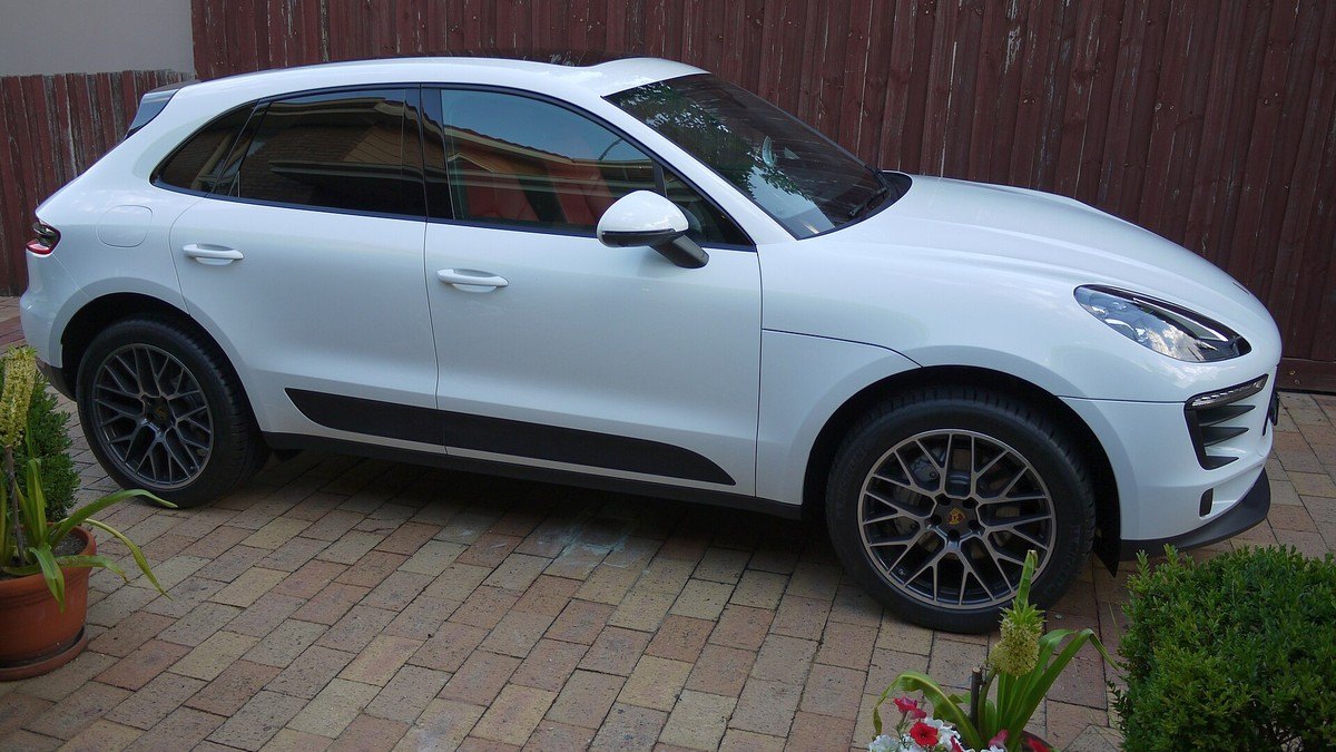 2018 Porsche Macan S (95B)