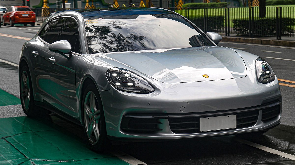 2018 Porsche Panamera 4 Sport Turismo (971)