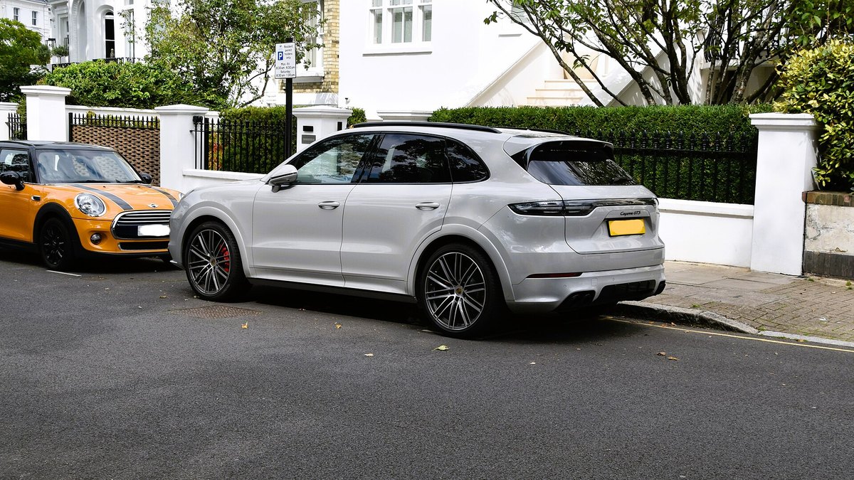 2021 Porsche Cayenne (9YA)