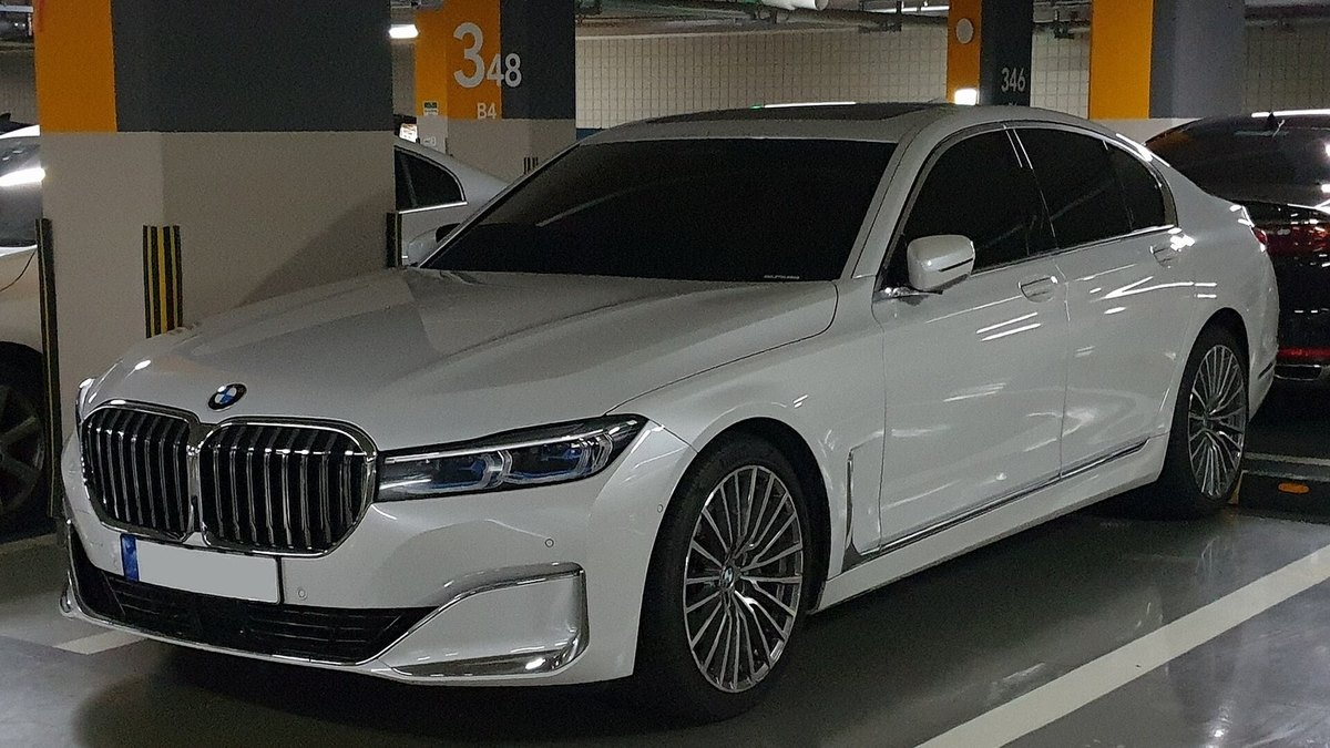 2022 BMW 740i (G11)