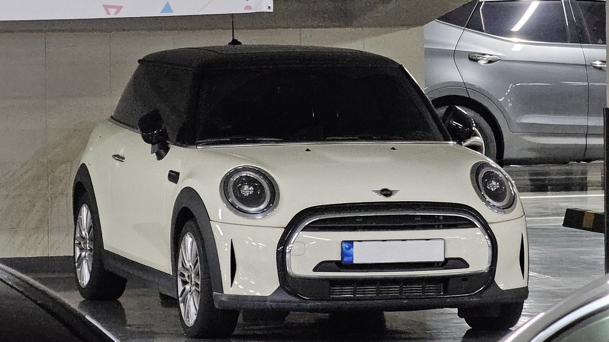 2023 Mini Cooper (F56)