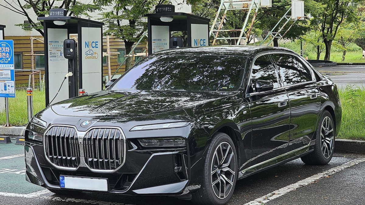 2024 BMW 740i xDrive (G70)