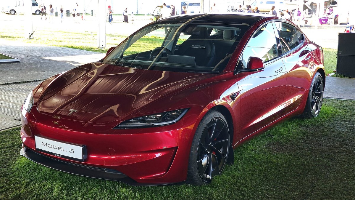 2024 Tesla Model 3 (Highland)