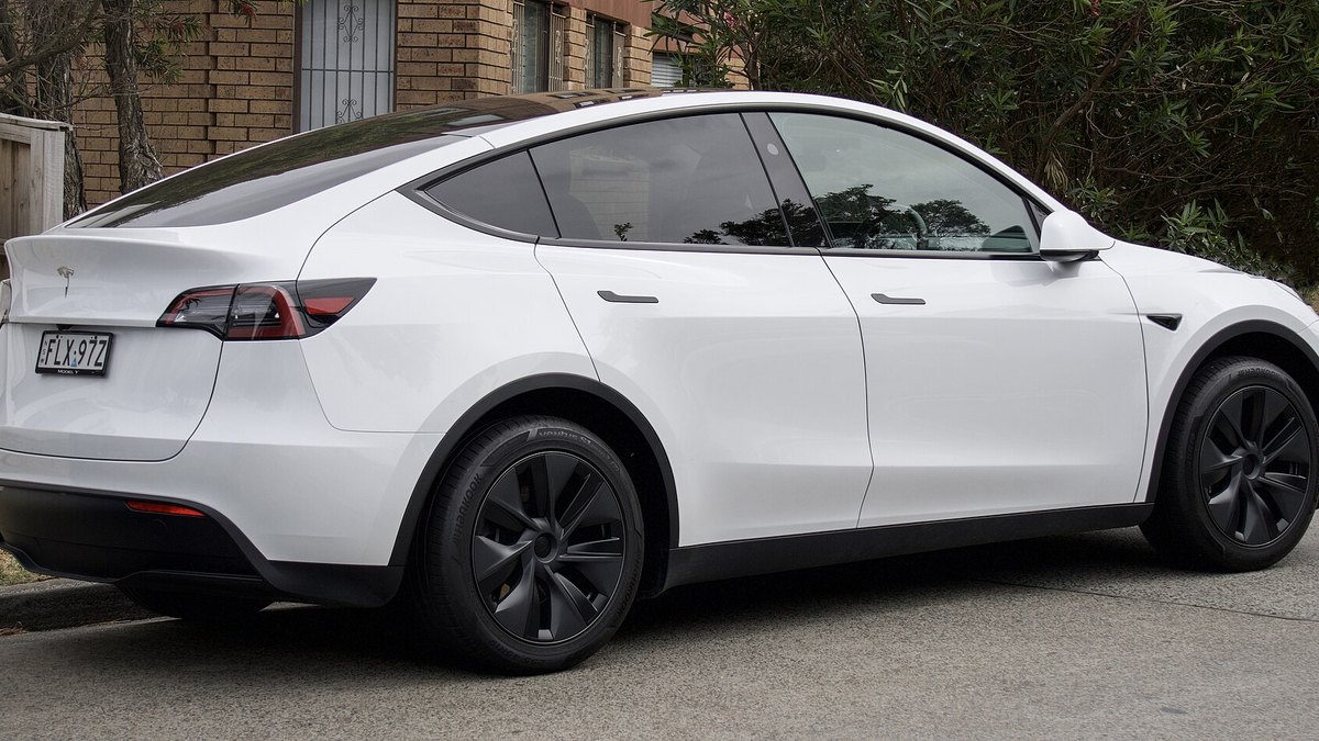 2024 Tesla Model Y Standard