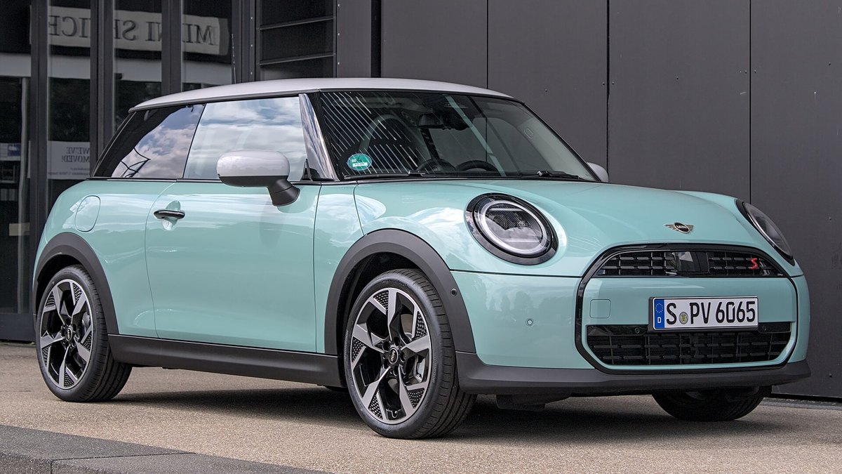2025 Mini Cooper (F66)