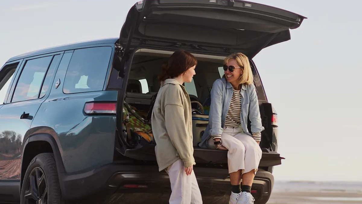 2026 Rivian R1S