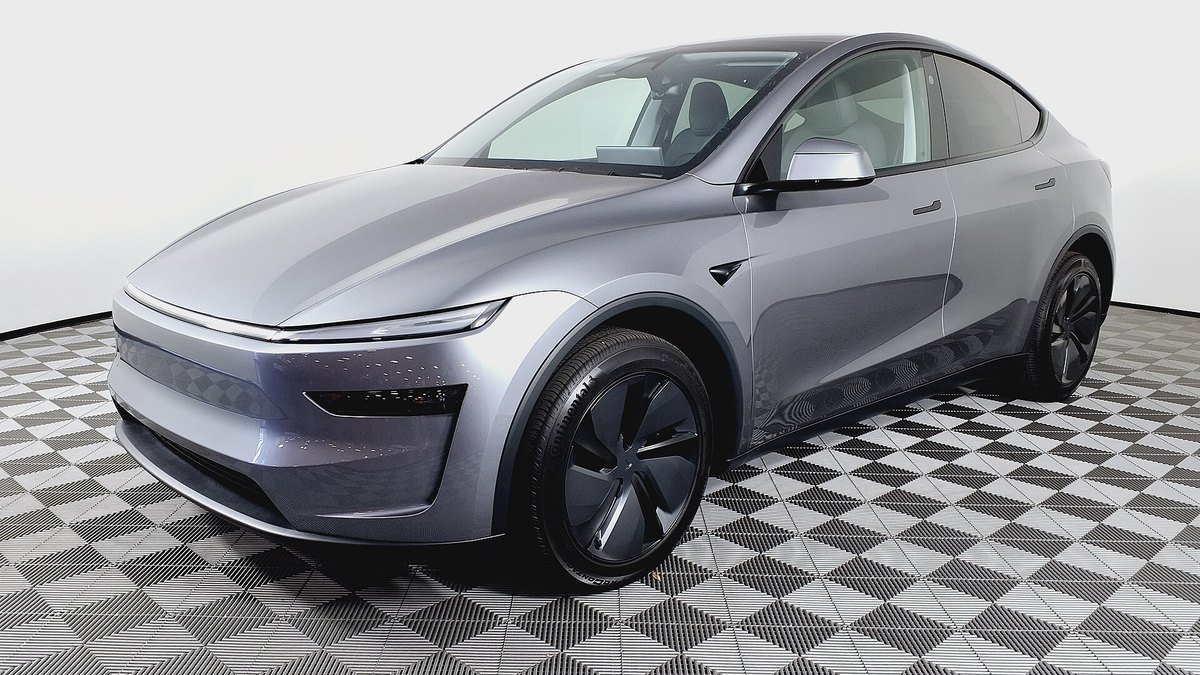 2026 Tesla Model Y Long Range (Juniper)