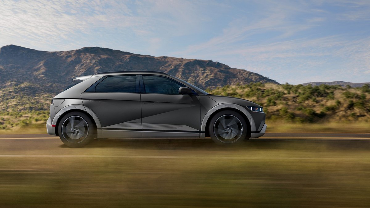 2027 Hyundai Ioniq 5 SE Standard Range