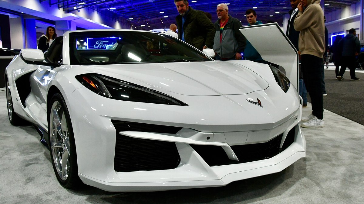 Chevrolet Corvette E-Ray Convertible (C8)
