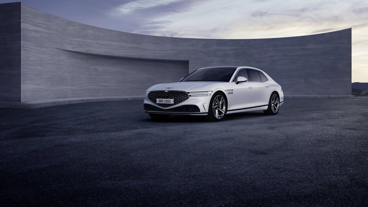 Genesis G90 Sedan