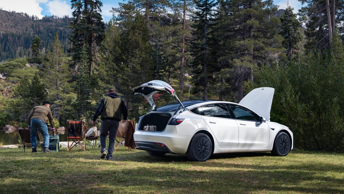 Tesla Model 3 Rear-Wheel Drive