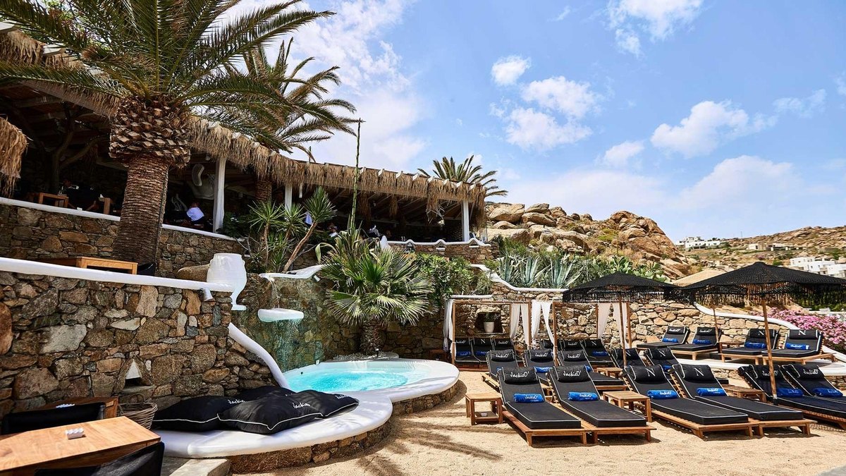 Jackie O' Beach Club