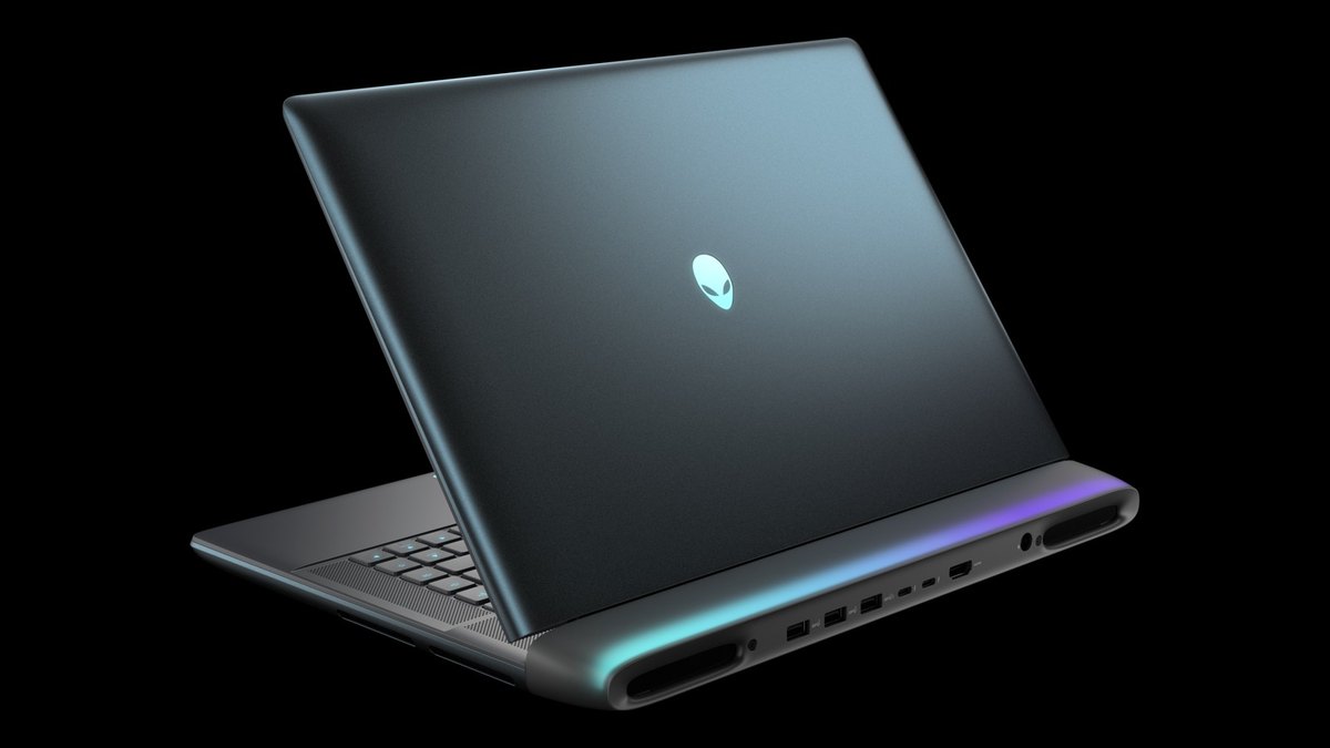 Alienware 16 Area-51 (AA16250)