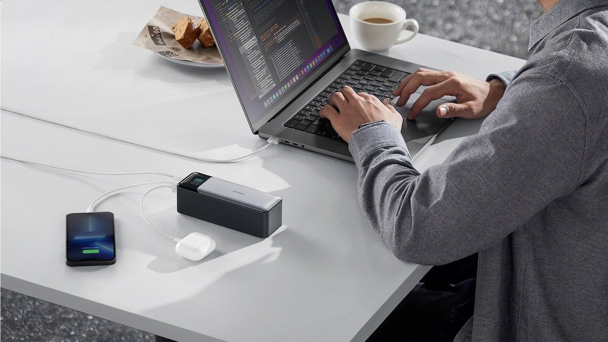 Anker 737 Power Bank (PowerCore 24K)