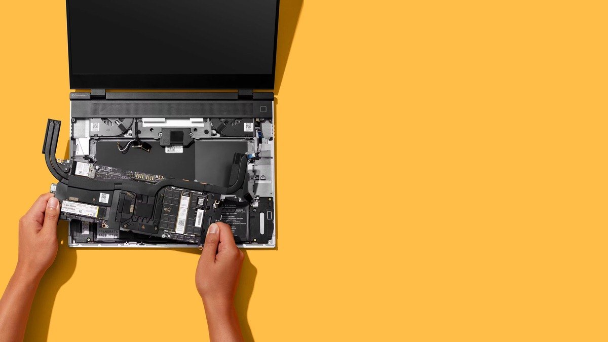 Framework Laptop 16 (AMD Ryzen AI 300)