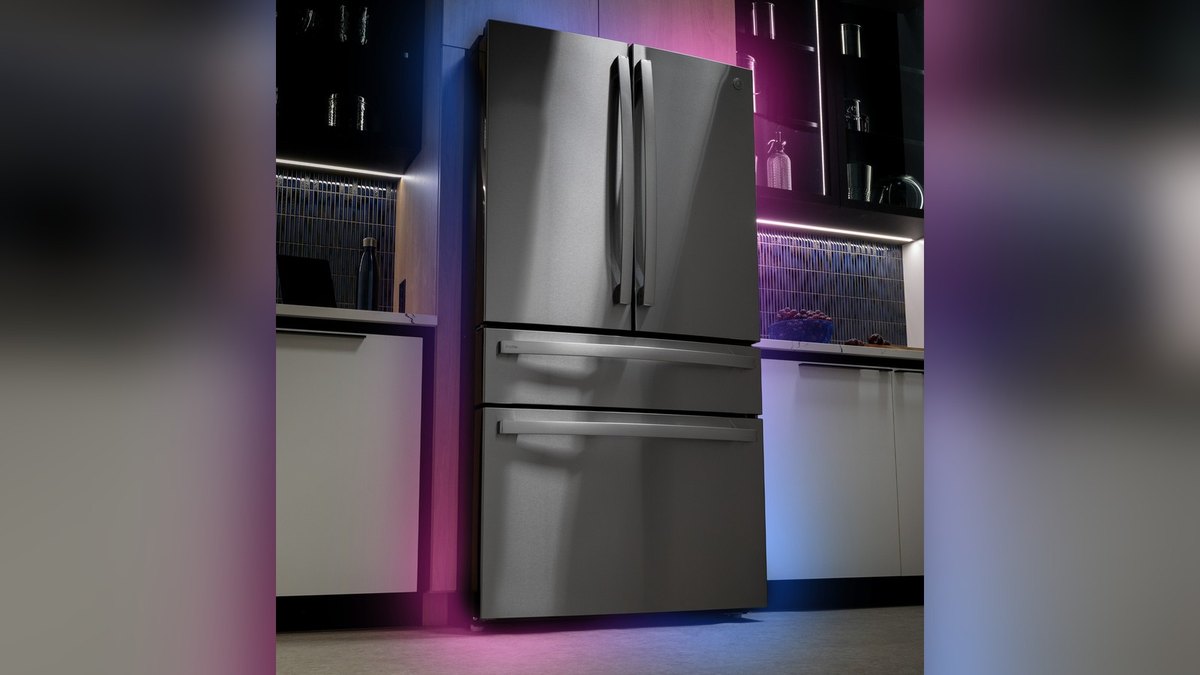GE Profile 28.7 cu. ft. AutoFill Pitcher (PGE29BYTFS)