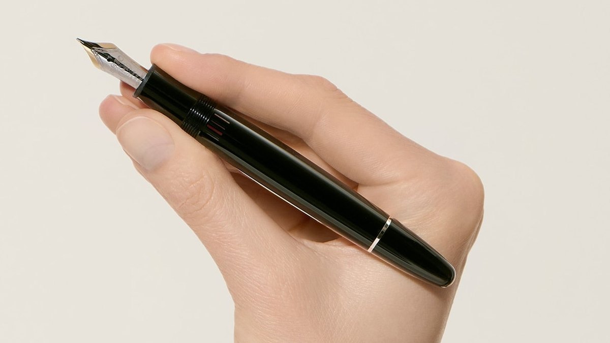 Montblanc Meisterstück Platinum-Coated LeGrand Fountain Pen