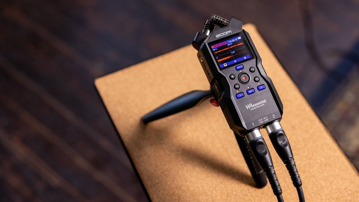 Zoom H4essential